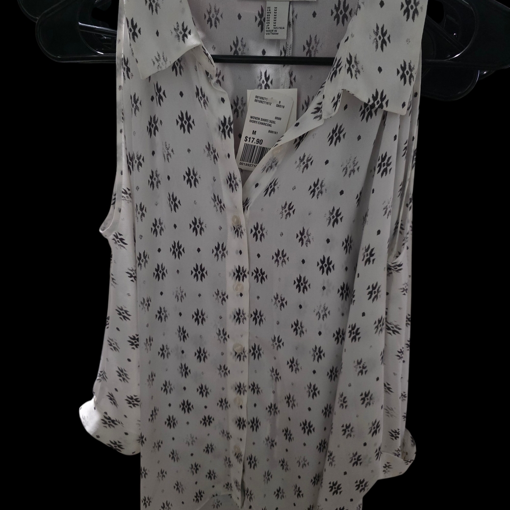 Forever 21 White Button-Down Cold-Shoulder Shirt with Black Geometric Print